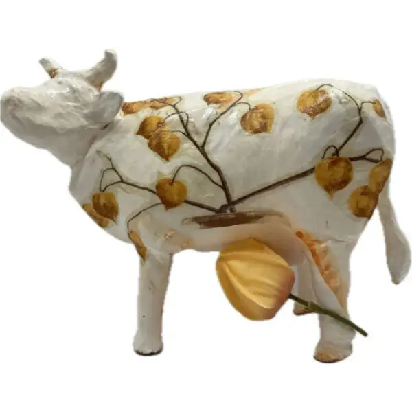 Coqueret. Une Vache décorative avec des branches de physallis