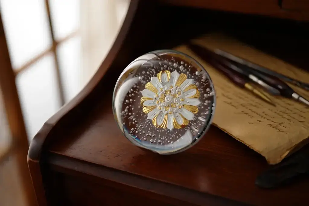 Presse-papier cristal ancien