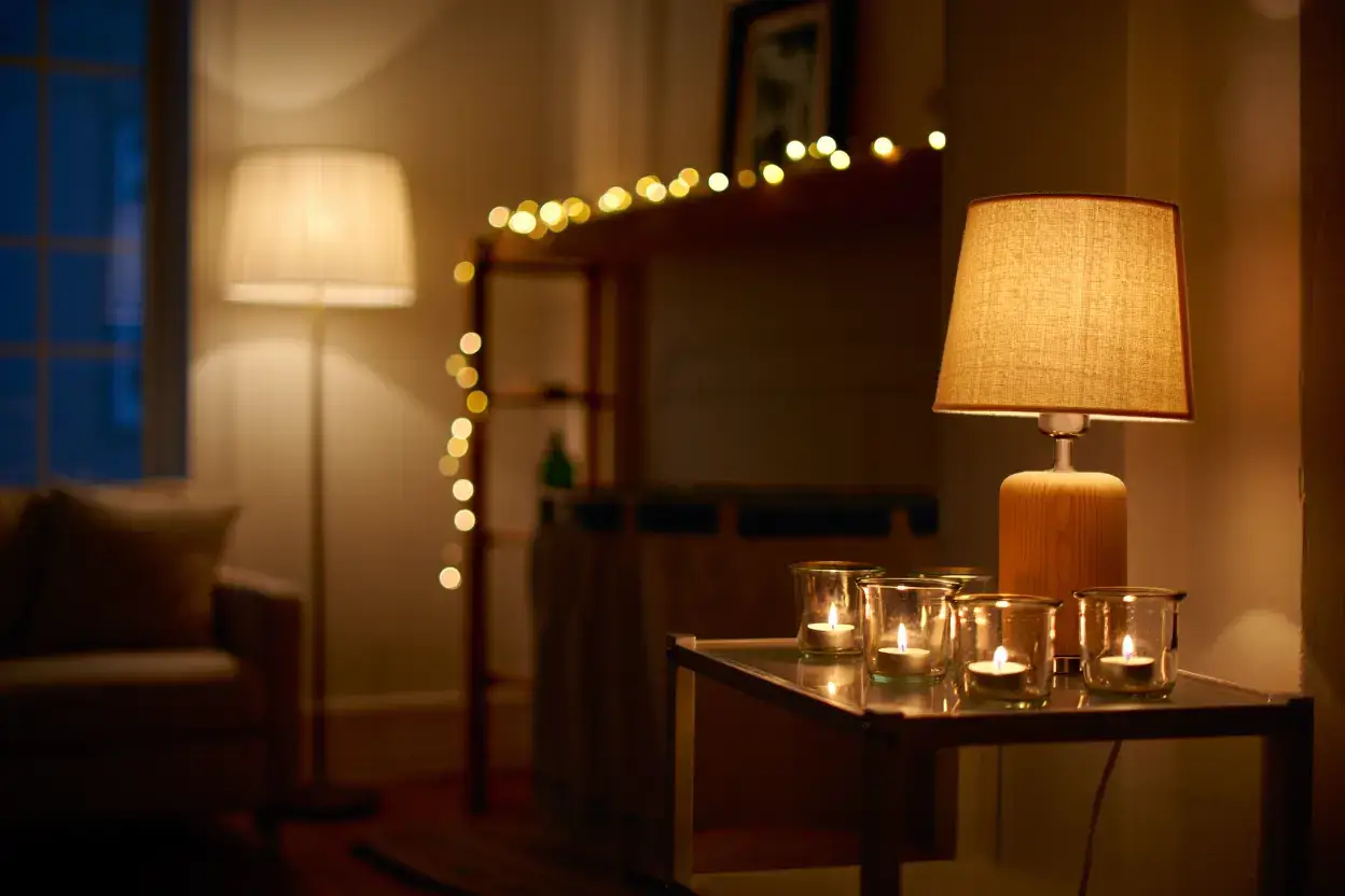 Éclairage chaleureux salon