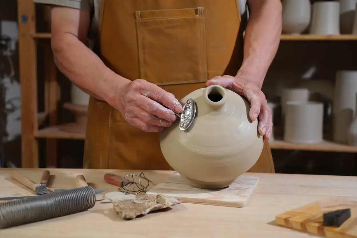 Signature artisan sur céramique